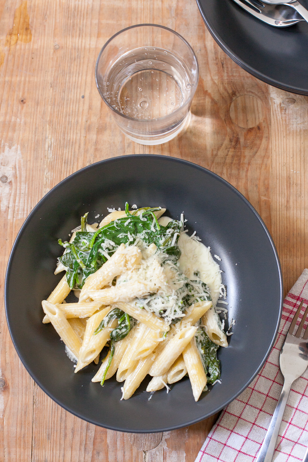 Penne mit Ziegenfrischkase und Spinatsosse aus der neuen Bosch Cookit 