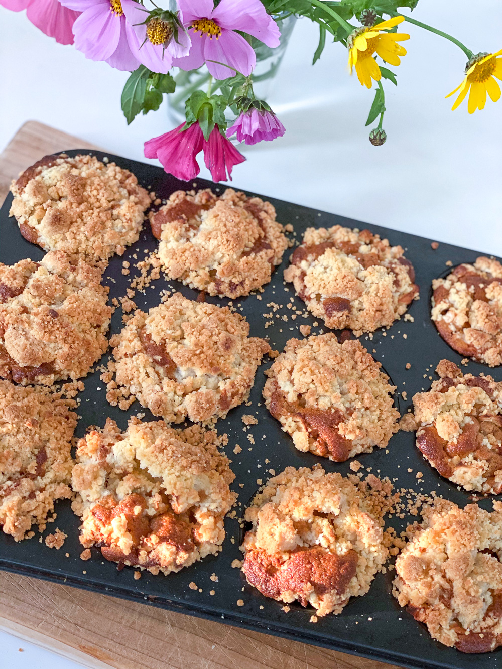 Ein schnelles Rezept um leckere Apfel Streusel Muffins für die Kids zu backen