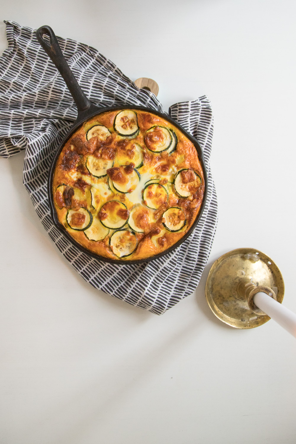 Leckere Zucchini Frittata frisch aus dem Ofen