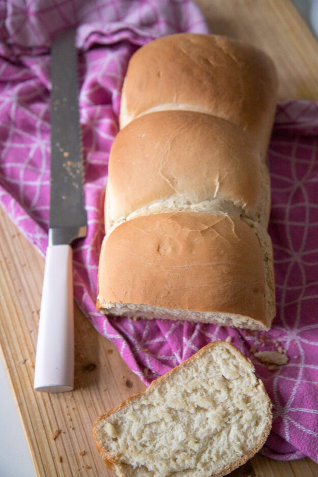 selbst gebackenes Toastbrot - einfach und super fluffig