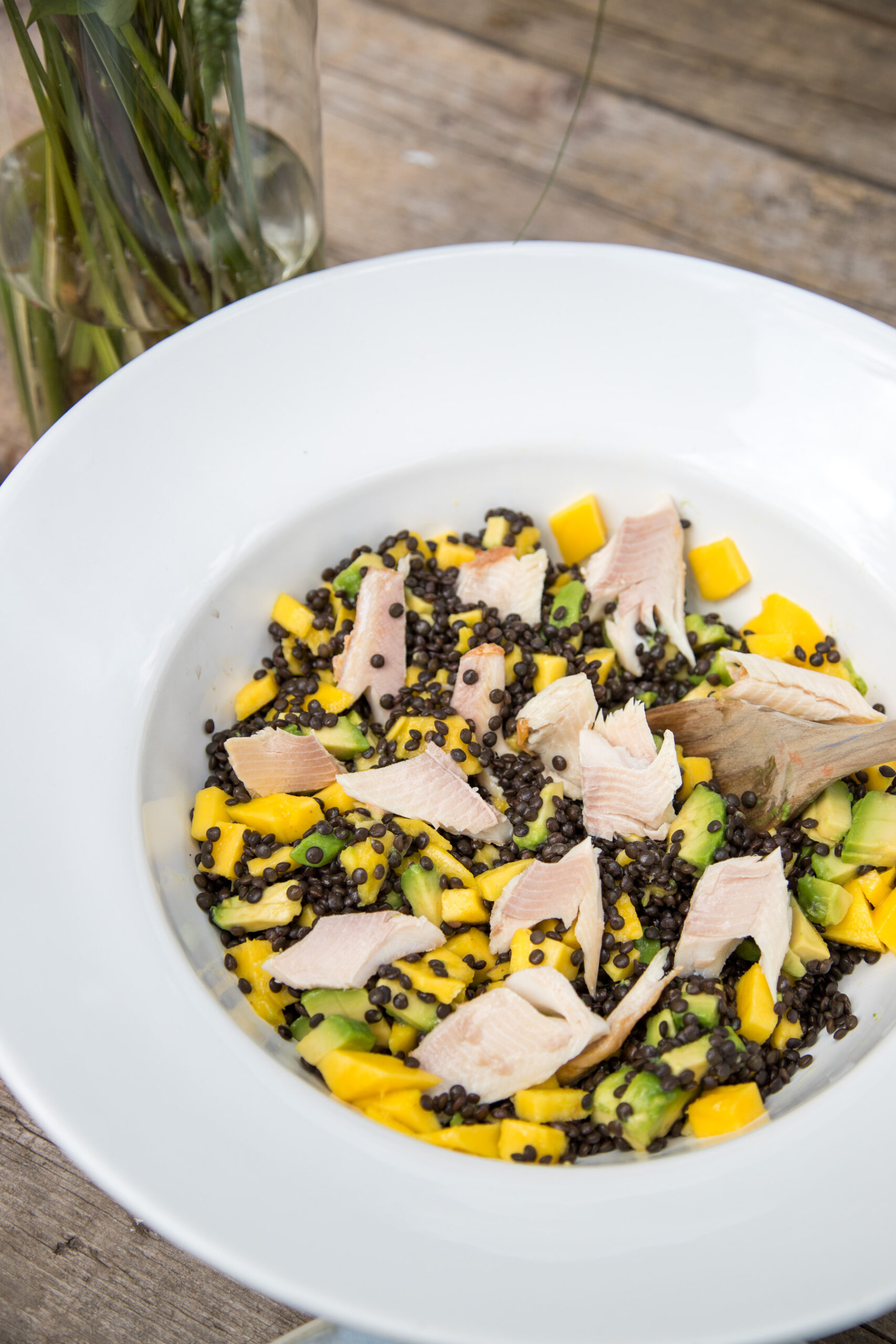 Linsensalat mit Avocado, Mango und Forelle – einfach und so lecker ...