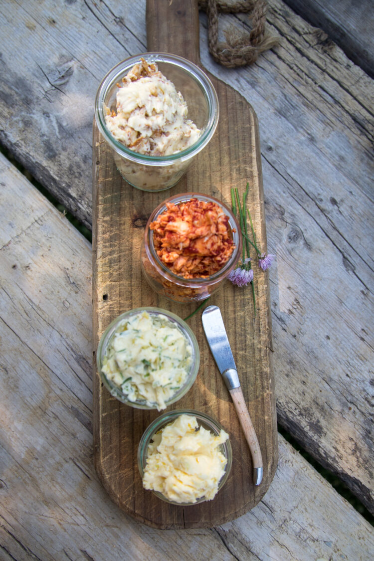 Ideal zum Grillen – viererlei Kräuterbutter | tastesheriff