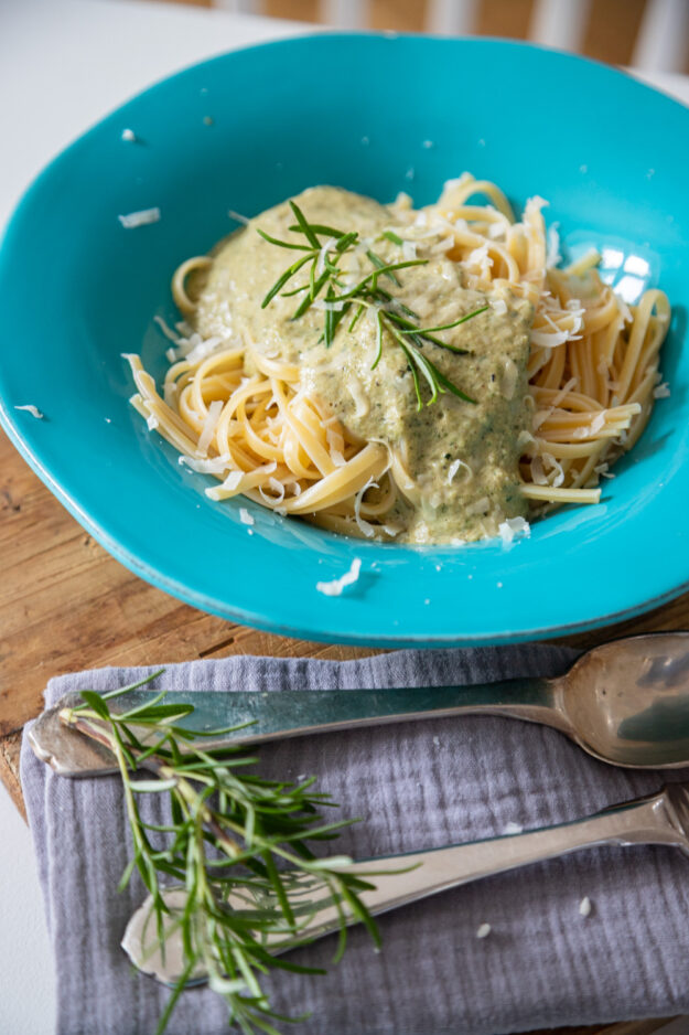 Versteckte Zucchini Pasta einfach & lecker tastesheriff