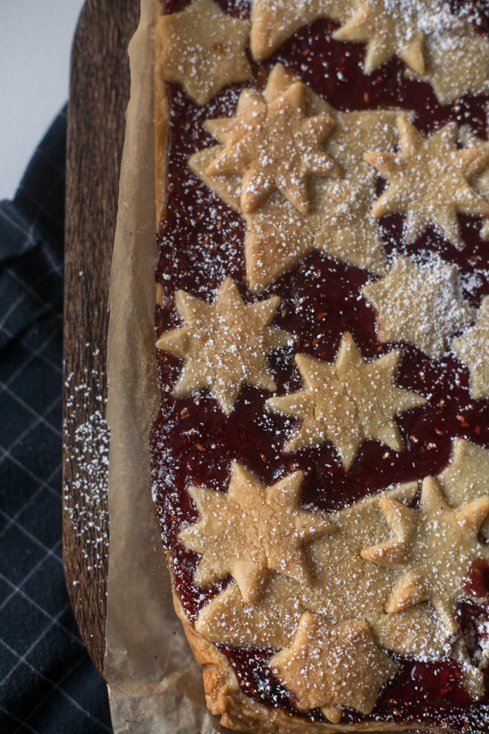 weihnachtliche Himbeerschnitten zum Adventskaffee - sehr lecker und l&auml;sst sich super vorbereiten
