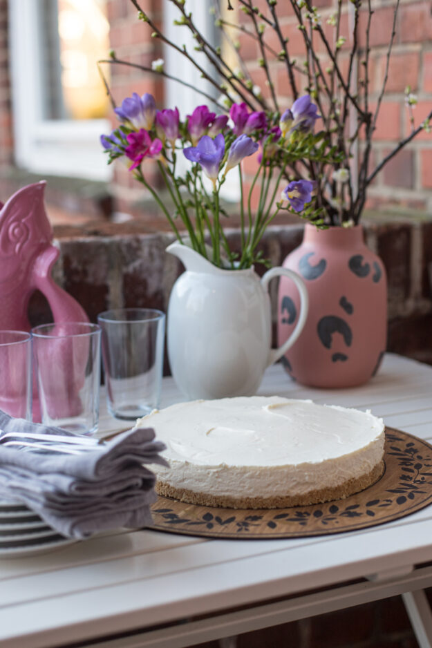 Ich habe diesen köstlichen Cheesecake gemacht und musste nicht einmal den Ofen anheizen! Die ganze Familie fand ihn köstlich- Den gibt es jetzt öfters bei uns!