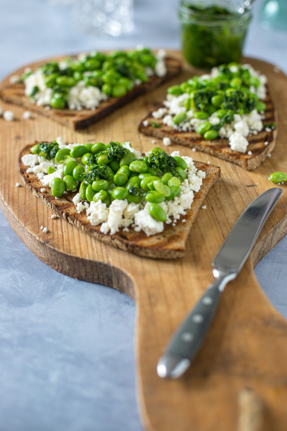 Es ist wieder Zeit f&uuml;r Schnittchen Schneewittchen! Diese mal mit k&ouml;stlichem Feta und Edamamebohnen. Die Zubereitung ist einfach und das Ergebnis wirklich gut!