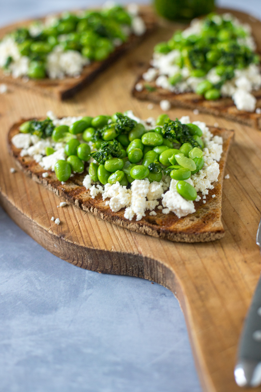 Es ist wieder Zeit f&uuml;r Schnittchen Schneewittchen! Diese mal mit k&ouml;stlichem Feta und Edamamebohnen. Die Zubereitung ist einfach und das Ergebnis wirklich gut!