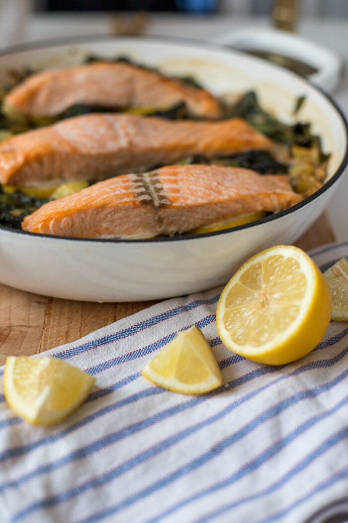 Lachs aus dem Ofen mit Spinat und Kartoffeln | tastesheriff Lachs aus dem Ofen mit Spinat und Kartoffeln | tastesheriff