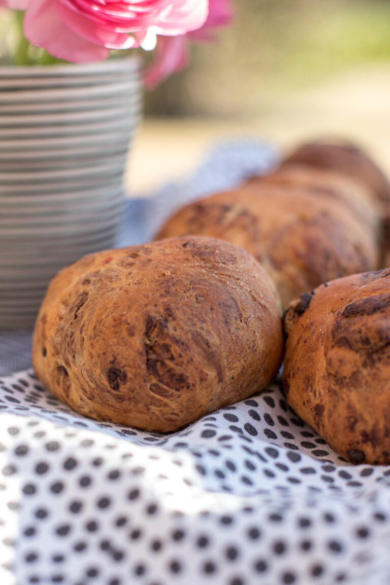 leckere weiche Schokobrötchen zum Kaffee oder zum Frühstück leckere weiche Schokobrötchen zum Kaffee oder zum Frühstück