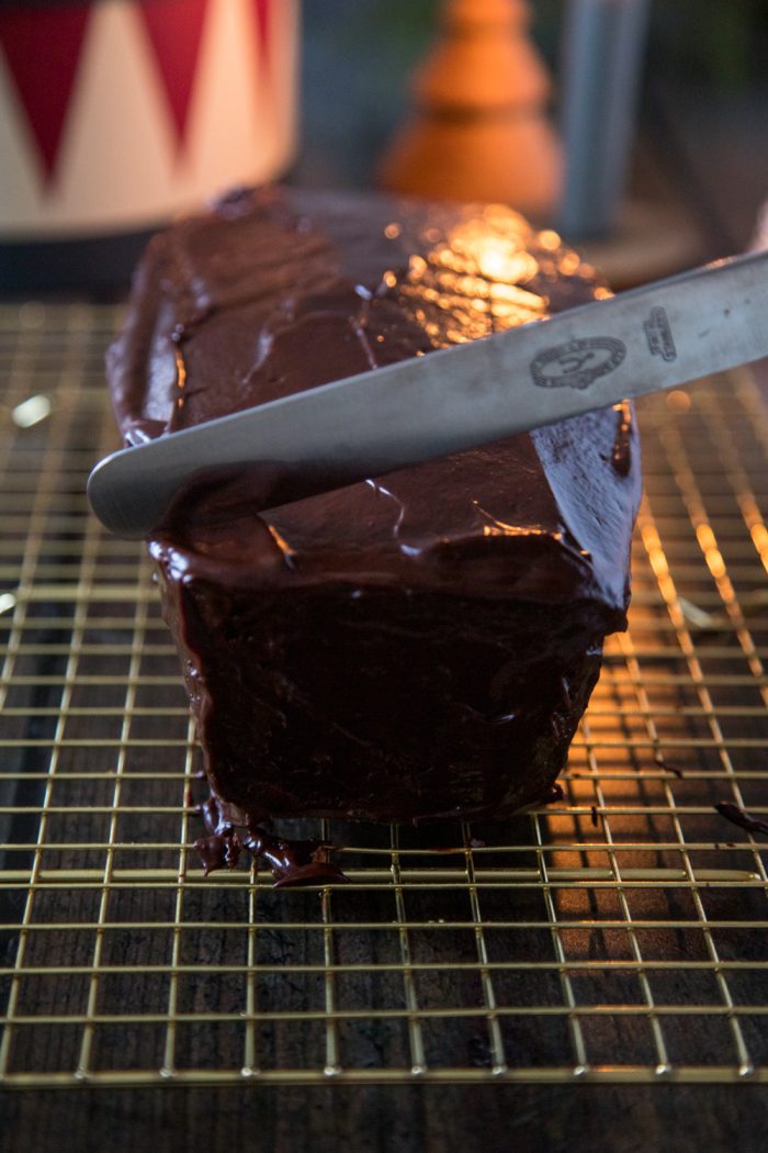 Glühweinkuchen mit einer leckeren Schokoglasur |tastesheriff