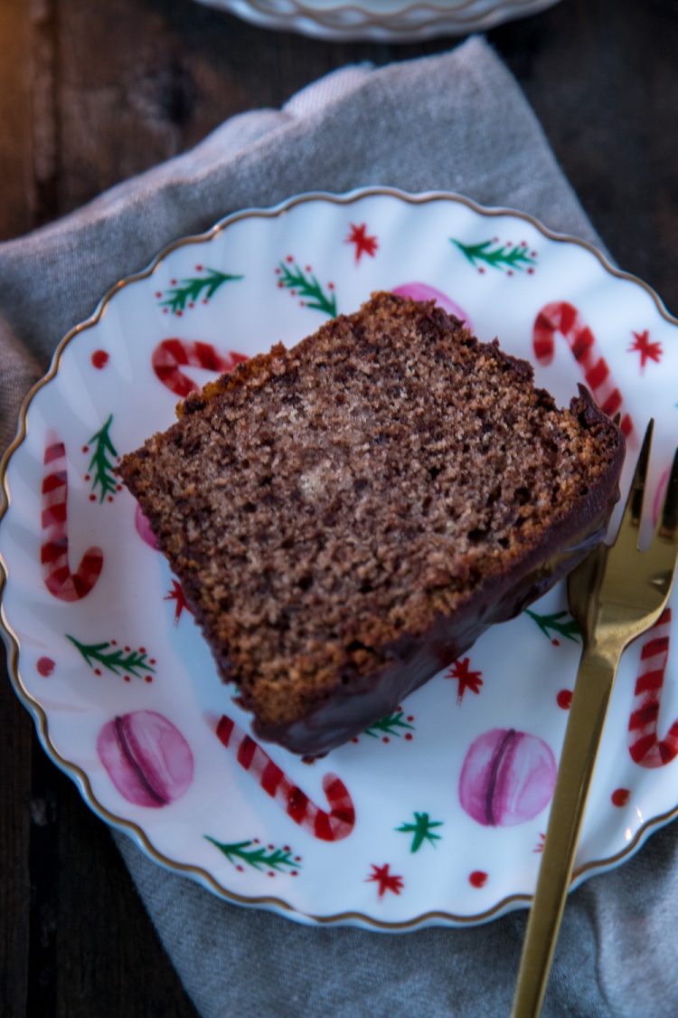 Glühweinkuchen mit einer leckeren Schokoglasur |tastesheriff