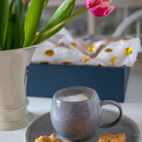 Man sollte immer einen Notfallkuchen mit Marmeladenfüllung zu Hause haben.