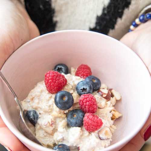 Bircher Müsli ist perfekt zum Brunch, oder wenn man am Wochenende schon weiß, dass es ne stressige Woche wird und vorbereitetes Frühstück einen entlasten wird.