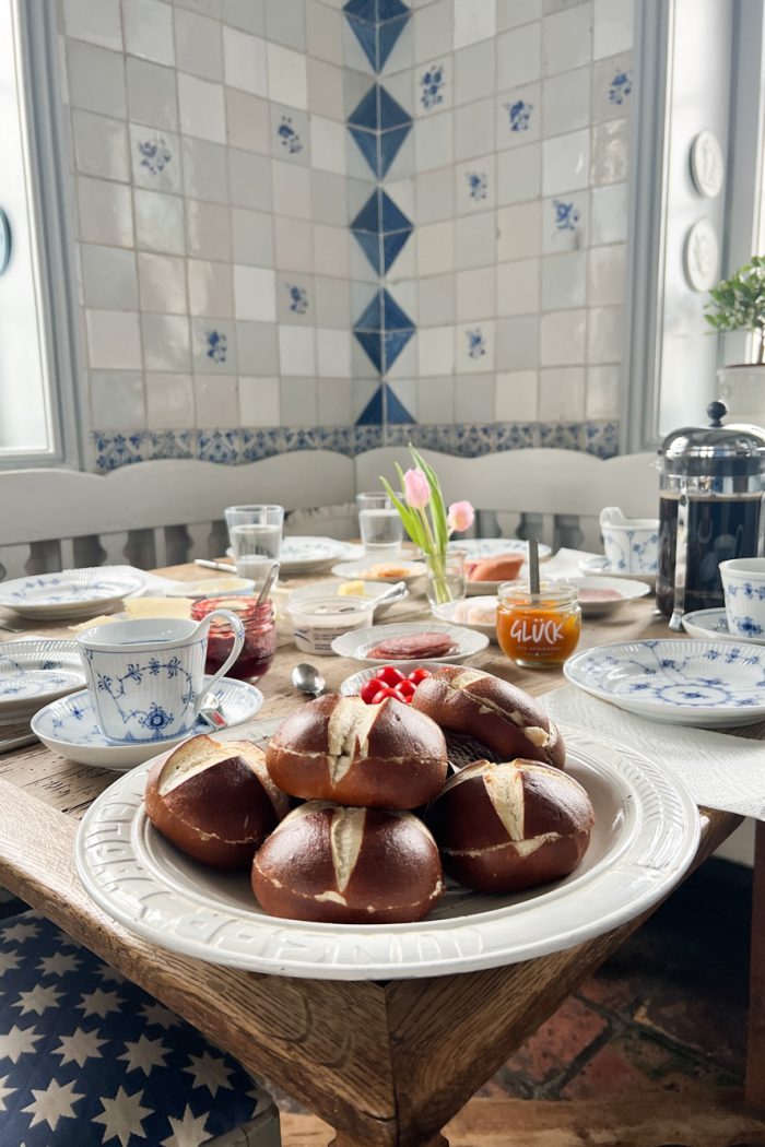 Sonntagsbr&ouml;tchen, auf spannenden Baustellen und zur&uuml;ck in Hamburg. Mein 12von12 aus dem M&auml;rz 2023