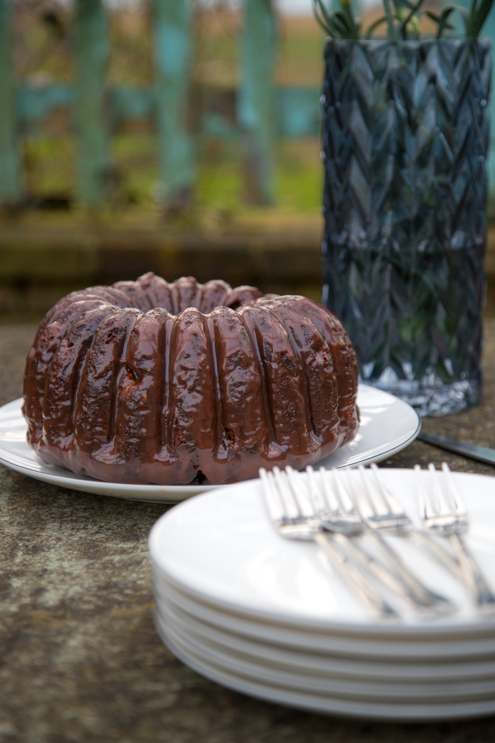 Mehr ist bekanntlich mehr und dieser Brownie-Cheesecake Gugl ist geschmacklich einfach eine Bombe! Schokoladig saftiger Brownieteig mit leichtem Cheesecake-Kern!