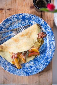 Wir lieben diese holl&auml;ndischen Apfel-Speck-Pfannkuchen wirklich sehr! Die Mischung aus s&uuml;&szlig; und salzig macht sie geschmacklich zu etwas ganz Besonderem!