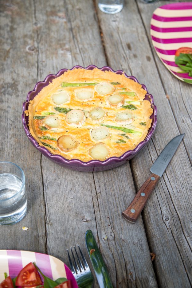 Quiche mit grünem Spargel und Ziegenkäse / tastesheriff