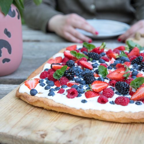Eindruck schinden mit einem Biskuit, Creme und Früchten? Das geht beinahe ganz von alleine! Die Kombination ist herrlich und erfreut meine Gäste immer sehr...