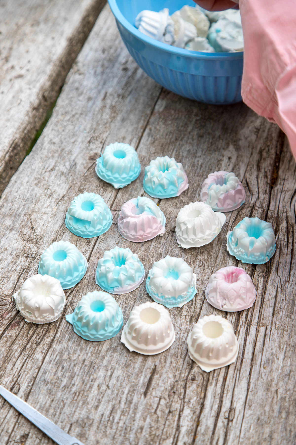 Kreide selber machen? Total easy und so sch&ouml;n! Wir haben die f&uuml;r die Mitgebselt&uuml;ten nach dem Geburtstag vorbereitet und das Ergebnis kann sich sehen lassen.