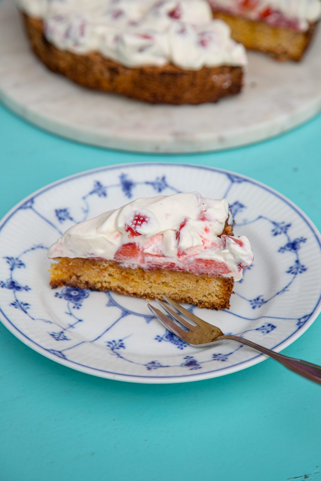 Einfacher Mandel-Beeren-Kuchen für die ganze Familie