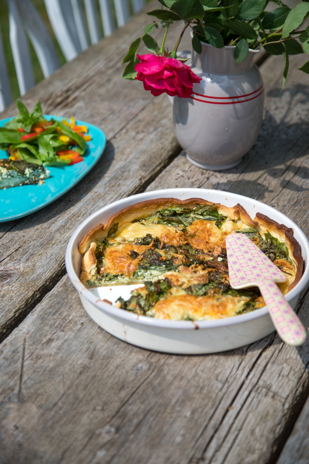 Schnelle Spinatquiche mit frischem Spinat aus dem Garten