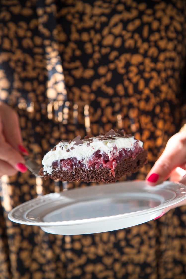 leckerer glutenfreier Schwarzwälder Kirschkuchen vom Blech leckerer glutenfreier Schwarzwälder Kirschkuchen vom Blech