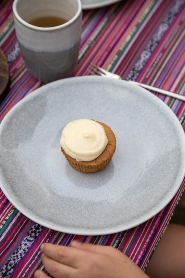 Das Rezept für super leckere Lebkuchenmuffins mit Ahornsirup Frosting