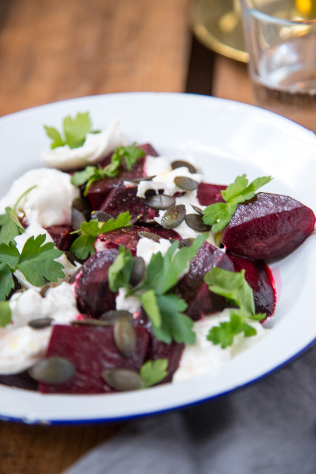 Rote Bete mit Burrata – ein super leckerer Salat