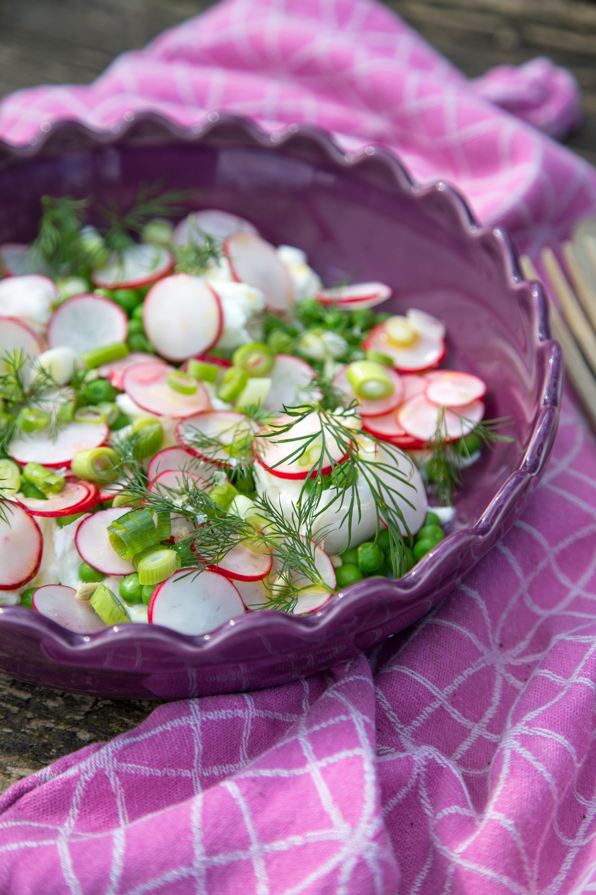 Sim-Sa-Salat-Radieschen Erbsen Salat! Wenn der nicht nach Frühling ruft. Die Zusammenstellung ist einfach, aber geschmacklich macht dieser Salat richtig was her