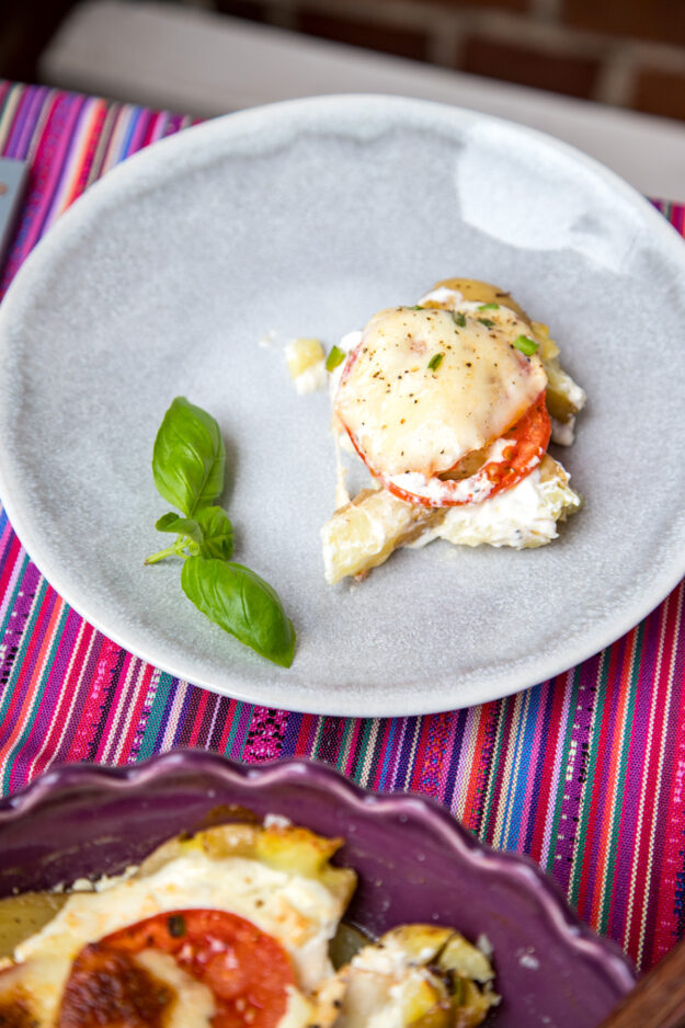 Die unkomplizierte Kartoffel-Tarte für jeden Tag bedarf keiner zeitaufwändigen Teigvorbereitung, sondern es werden einfach nur Kartoffeln vom Vortag benötigt...