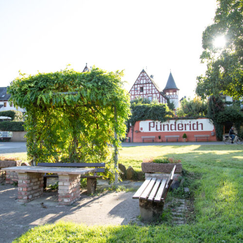 In den Herbstferien habe ich eine Deutschlandreise mit meinen Töchtern - von Hamburg über Wuppertal, Trier an die Mosel.. und noch weiter! Kommt mit auf die Reise