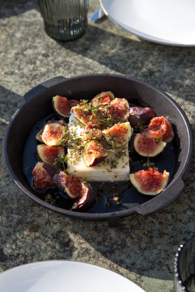 Die schnelle Nummer vom Grill: Feta mit Feigen