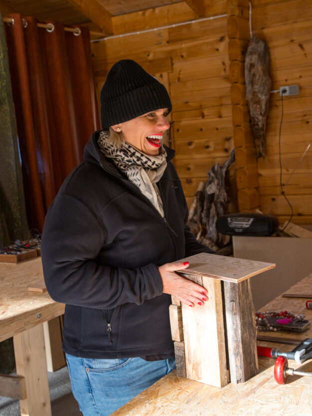 Erlebt mit Tomasz, Theresa und uns einen besonderen Tag im Wild Out. Ein Projekt, das Naturverbundenheit stärkt, die Sinne öffnet und unser Herz berührt hat.