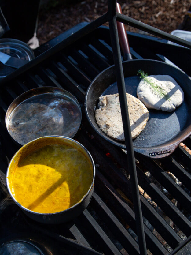 Erlebt mit Tomasz, Theresa und uns einen besonderen Tag im Wild Out. Ein Projekt, das Naturverbundenheit stärkt, die Sinne öffnet und unser Herz berührt hat.