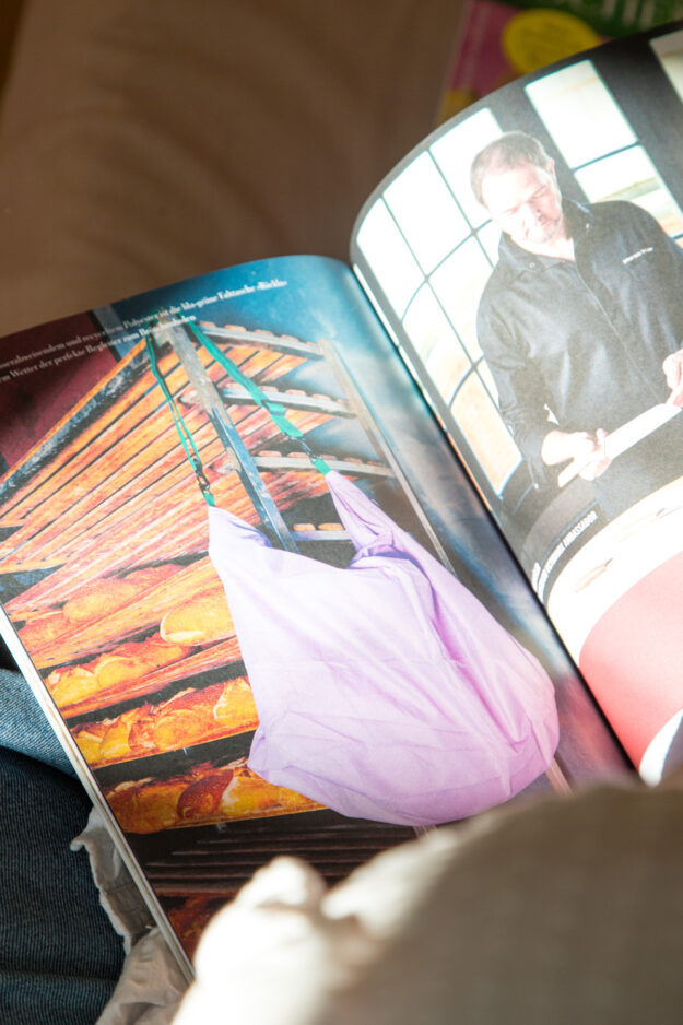 Ich liebe das Rezept für eine köstliche Vorspeise aus dem ZEITmagazin WOCHENMARKT: Würzige Apfelscheiben mit cremigem Ziegenkäse – eine raffinierte Kombination!