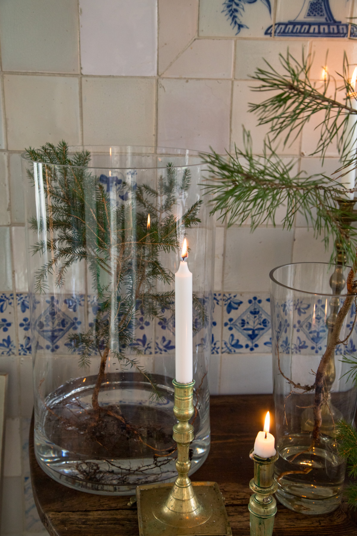 Endlich mal eine andere Weihnachtsdekoration. Kleine Weihnachtsbäume in Vasen! Stilvoll, platzsparend & festlich – perfekt für ein modernes Weihnachtsambiente.