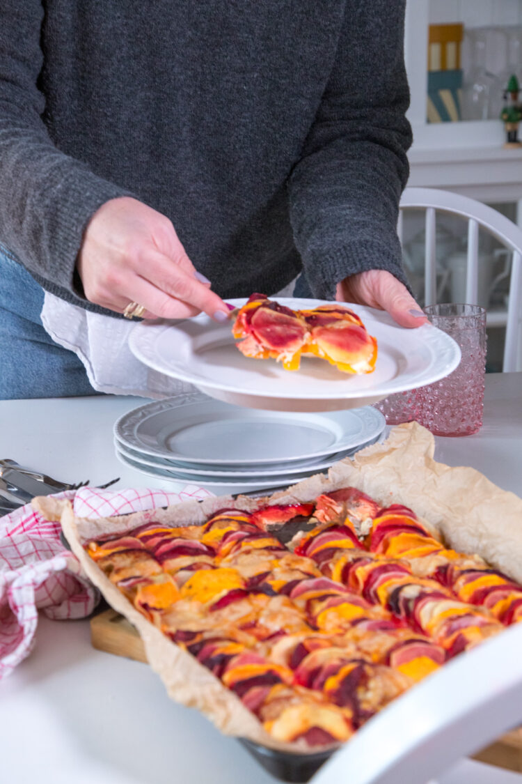 schneller Genuss im Winter: Buntes Kartoffelgratin vom Blech