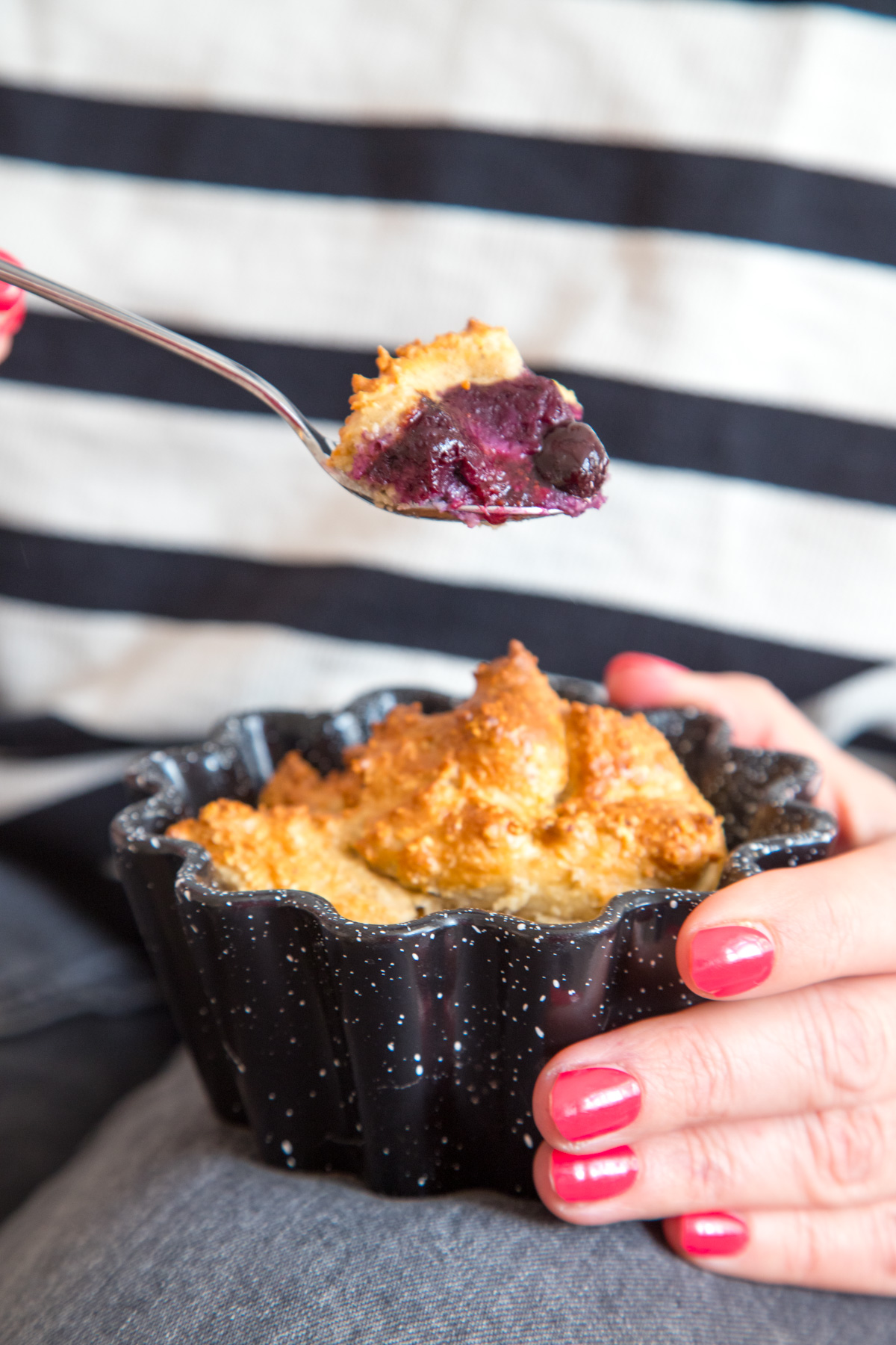 Starte perfekt in den Tag mit Baked Oats! Saftig, gesund & lecker – mit Blaubeeren verfeinert f&uuml;r den extra Frischekick. Einfaches Rezept f&uuml;r dein Fr&uuml;hst&uuml;ck!