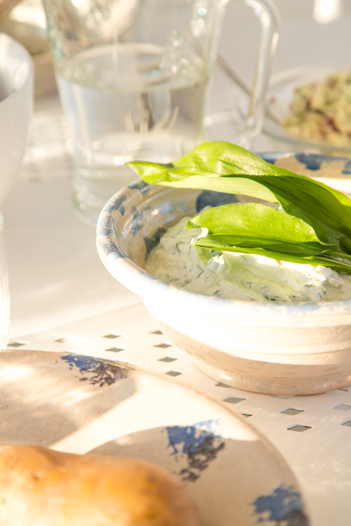 Genie&szlig;t den Fr&uuml;hling mit w&uuml;rzigem B&auml;rlauchquark! Frisch, cremig und einfach zubereitet – perfekt als Dip, Brotaufstrich oder nat&uuml;rlich zu Kartoffeln.