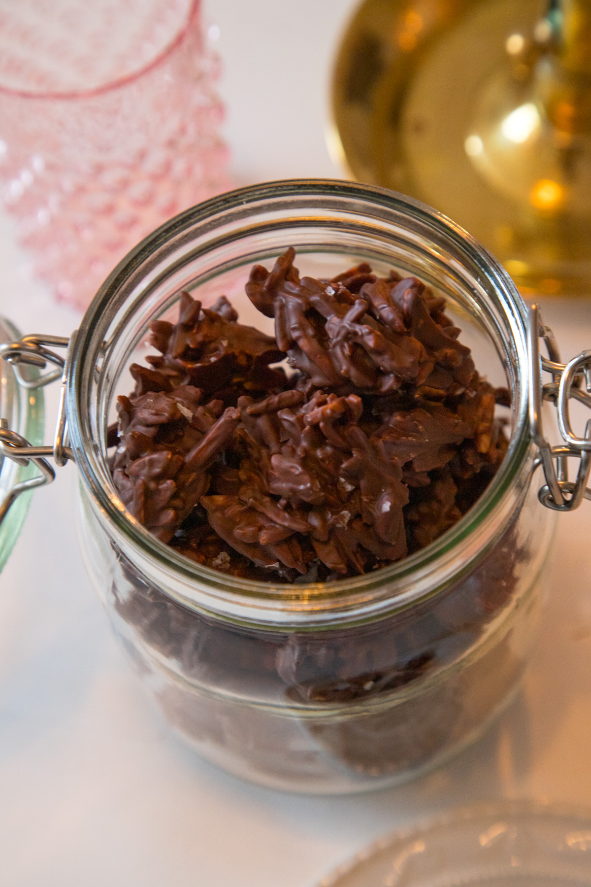 Snackalarm! Selbstgemachte Mandelhaufen – schnell gemacht, himmlisch lecker und perfekt für zwischendurch. Jetzt das einfache Rezept entdecken und genießen!