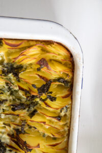 Cremiges Kartoffelgratin mit w&uuml;rzigem B&auml;rlauch – einfach, aromatisch und perfekt f&uuml;r den Fr&uuml;hling! Ein herzhaftes Wohlf&uuml;hlgericht, das uns alle begeistert.