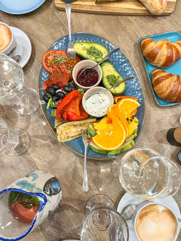 Entdeckt Husum an nur einem Tag: Sehenswürdigkeiten, Cafés, Hafenflair & Geheimtipps für euren perfekten Ausflug. Jetzt inspirieren lassen!