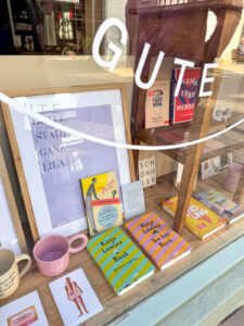 Entdeckt Husum an nur einem Tag: Sehensw&uuml;rdigkeiten, Cafés, Hafenflair & Geheimtipps f&uuml;r euren perfekten Ausflug. Jetzt inspirieren lassen!