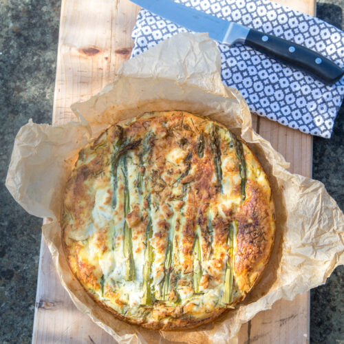 Schnell, einfach und voller Frühlingsaroma: Diese Frittata mit grünem Spargel ist das perfekte Rezept für die schnelle Küche – leicht, lecker und sättigend.