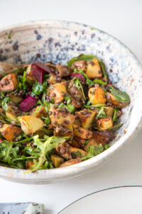 Unser neuer Lieblings-Kartoffelsalat mit Linsen: frisch, sättigend und voller Aroma – perfekt für Picknick, Grillabende oder als schnelles Sommergericht!