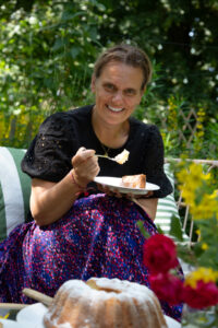 Saftiger Gugelhupf mit Quark – locker, fluffig und einfach gemacht. Das perfekte Rezept f&uuml;r jeden Anlass, egal ob zum Kaffee oder als s&uuml;&szlig;er Snack.
