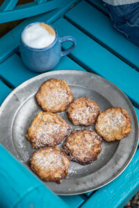 Mandelcookies – knusprige Kekse mit intensivem Mandelgeschmack. Perfekt f&uuml;r den Kaffeetisch oder als s&uuml;&szlig;er Snack f&uuml;r zwischendurch. Einfach und schnell gemacht.