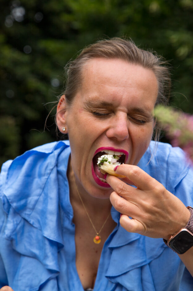 Leichter, proteinreicher Salat mit Hüttenkäse & frischem Gemüse. Ideal fürs Mittagessen, Abendbrot oder Meal Prep – sättigend und einfach zubereitet.