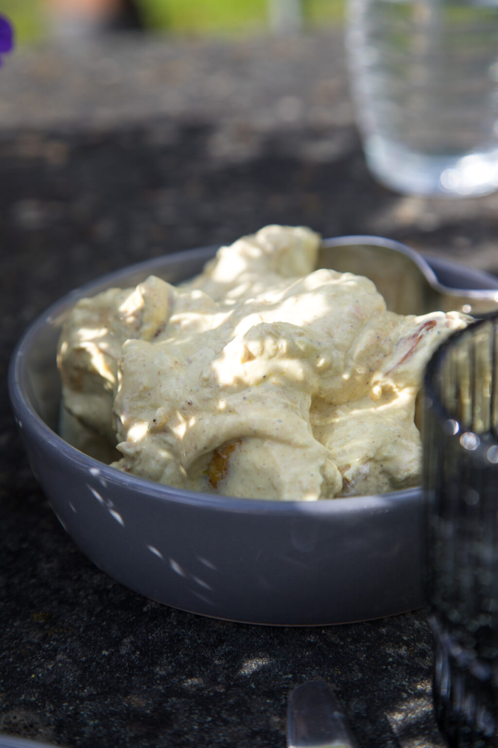 Hähnchen mit Joghurt, Zitrone & Curry – Sommerrezept Hähnchen mit Joghurt, Zitrone & Curry – Sommerrezept