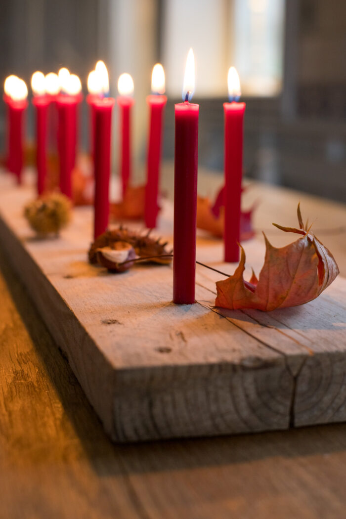 Das DIY-Kerzenbrett – So schön für Herbst & Weihnachten